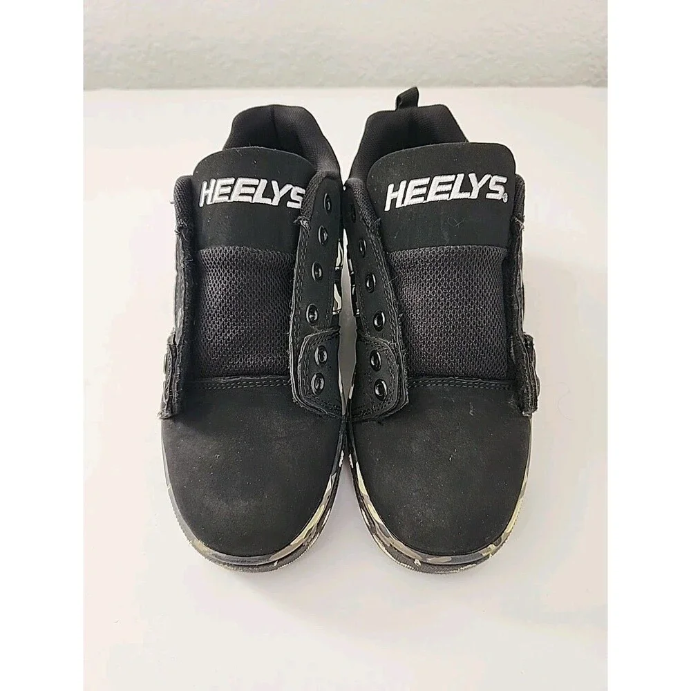 Heelys Wheeled Sneakers Youth Size 4 ROLLER SKATE SHOES Black Camouflage